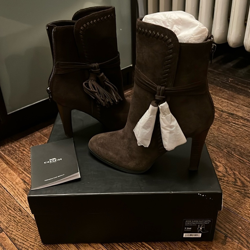 NIB Coach Jessie Suede Silky Nappa Tassel Jessie Bootie in Chestnut 7.5M